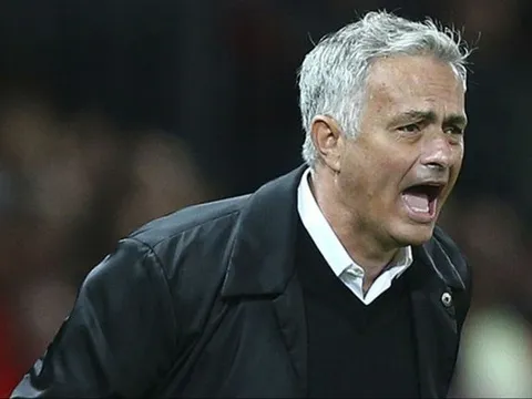 "Man United thua vì quá sợ Man City"