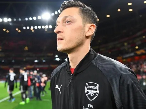 Sốc! Người cũ đổ lỗi cho Man Utd khiến Mesut Ozil xuống phong độ
