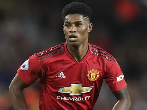 Sốc! Thần đồng 21 tuổi sắp hưởng lương ngang Marcus Rashford