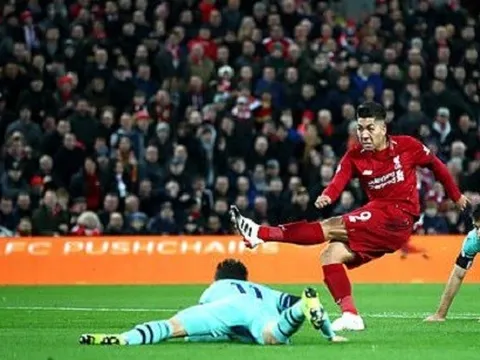 Sokratis quỳ gối bất lực trước pha solo đẳng cấp của Firmino