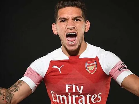 Sokratis: "Mỗi khi vào sân, Torreira trở nên điên rồ"