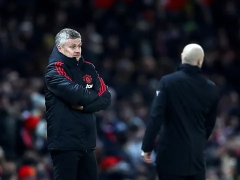 Solskjaer bị ngắt mạch toàn thắng vì học Mourinho?