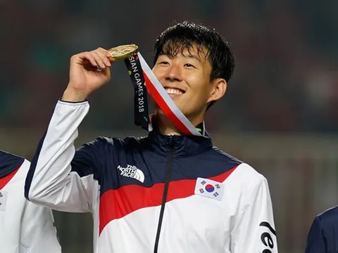 Son Heung-min là cầu thủ hay nhất châu Á 2018