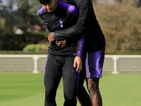 Son Heung Min và đồng đội thể hiện "tình thương mến thương" trên sân tập