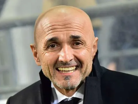 Spalletti cảm thấy xấu hổ vì được so sánh với Mourinho