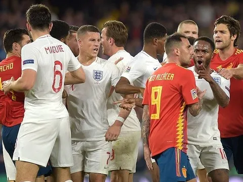 Sterling đêm qua: "Làm gỏi" De Gea, "Nuốt sống" Alcacer