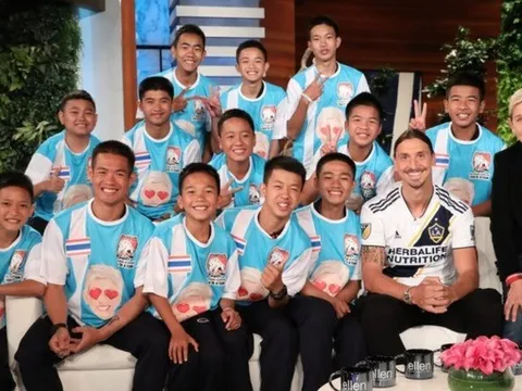 Ibrahimovic làm khách mời thân thiện cùng đội bóng nhí Thái Lan