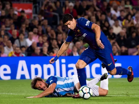 Suarez khởi đầu tệ nhất kể từ khi đến Barca