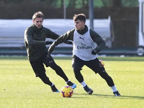 Vừa gia nhập CLB, tân binh Arsenal đã phải căng sức cho đại chiến Man City