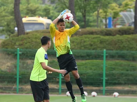 Thủ môn từng dự U20 World Cup chia tay U22 Việt Nam trước Tết