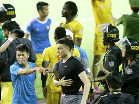 Sỹ Mạnh đánh Đặng Văn Lâm: Không có lửa, sao có khói?
