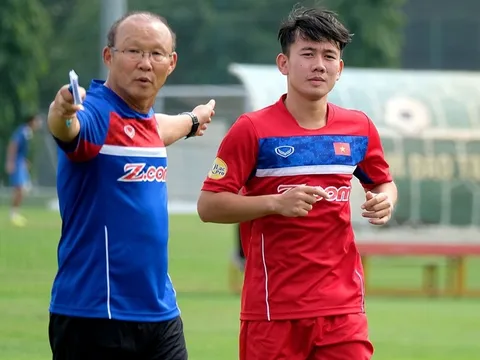 Minh Vương đá hậu vệ phải, HLV HAGL nói gì?