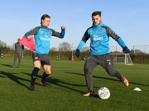 Tái đấu West Ham, Wenger sẽ xoay vòng nhân sự
