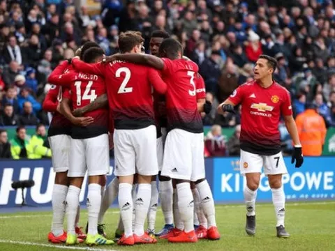 Tái lập kỳ tích, Solskjaer đúng chất 'truyền nhân' Sir Alex