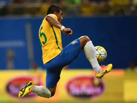 Tân binh Barca, Paulinho chói sáng trước Ecuador