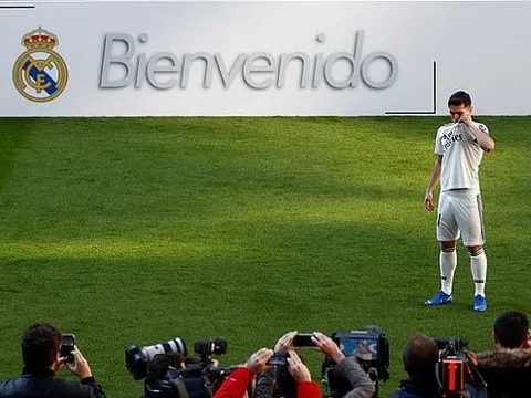 Tân binh đầu tiên ra mắt Real, Benzema có người chia lửa