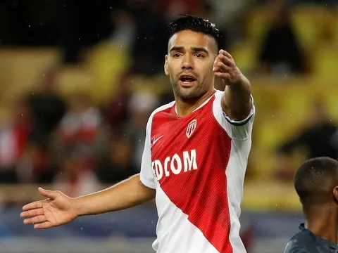 Tân binh Premier League tính chơi lớn với Falcao