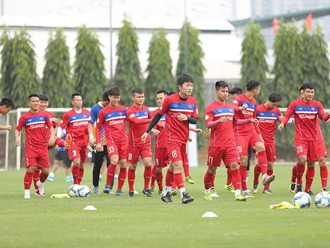 Tập kiểu... trẻ con, tuyển Việt Nam "sốt ruột" với thầy Park