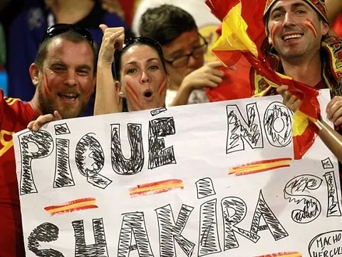 Tây Ban Nha 3-0 Albania: Pique lại bị châm biếm