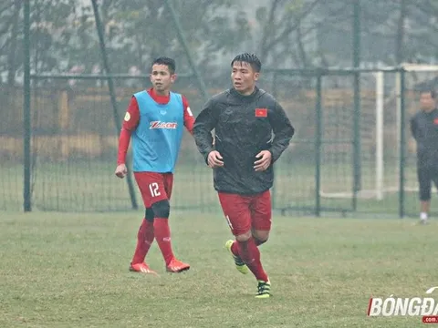 Tiến Dũng trở lại: Cứu cánh cho hàng thủ U23 Việt Nam