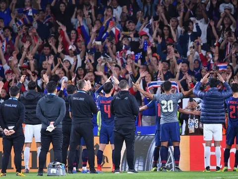 Thua ngược Trung Quốc, CĐV Thái Lan vẫn tự hào về đội tuyển