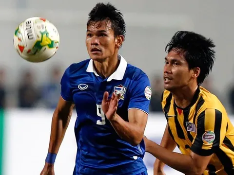 1 mình tiền đạo Thái Lan ghi bàn bằng cả đội tuyển Việt Nam