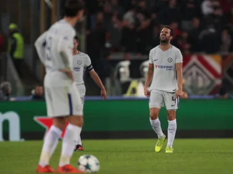 Thảm bại trước Roma, nhưng Chelsea quá may mắn