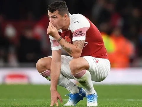 'Thảm họa' Arsenal và Emery phá vỡ sự im lặng sau sai lầm tai hại