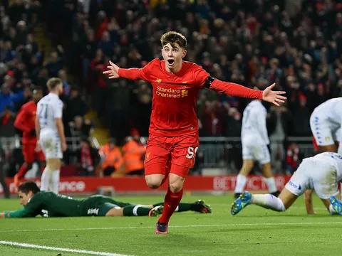 Thần đồng bị ngược đãi, Klopp nổi điên gọi về Liverpool
