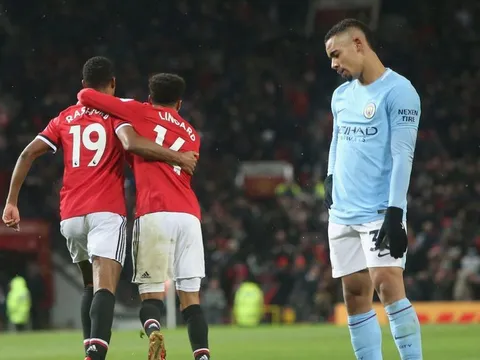 Thắng Arsenal, Man Utd phải thay đổi hàng loạt lịch đấu