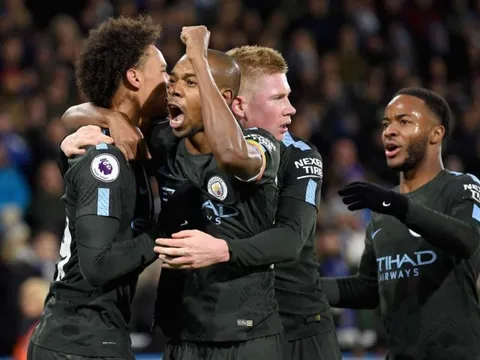 Thắng nhọc Huddersfield, Man City lập 2 kỉ lục vô tiền khoáng hậu