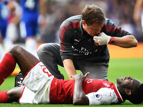 "Thánh lốp" báo tin khiến Arsenal lo lắng