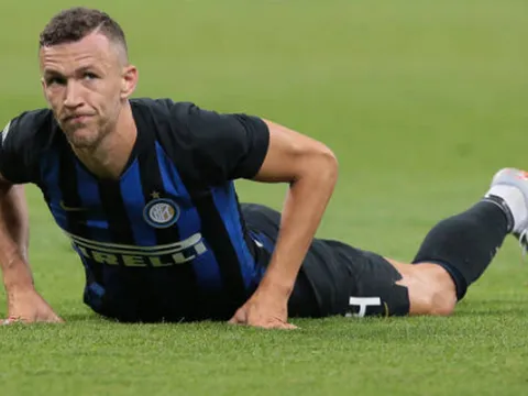 Thành Milan trở thành 'trò hề' tại vòng 2 Serie A