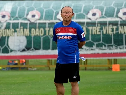 Thấy gì từ việc thầy Park “xới tung” bóng đá Việt Nam?