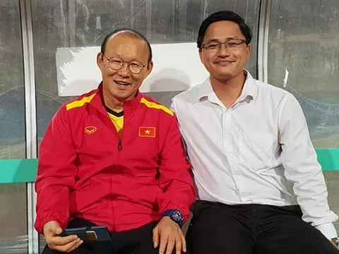 Thầy phong thủy tuyển Việt Nam: "Tôi chưa thấy SVĐ nào bị xích bóng như Mỹ Đình"