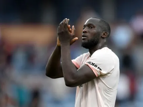 Thấy Pogba sút hỏng pen, Lukaku "thừa nước đục thả câu"?