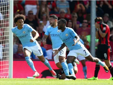 Thẻ đỏ cho Sterling là quá 'máy móc'?