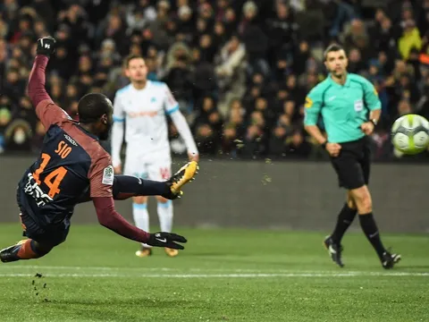 Thêm một ông lớn bất lực trước Montpellier