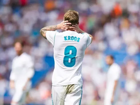 Thêm Toni Kroos chấn thương, điều gì đang 'ám' Real Madrid?