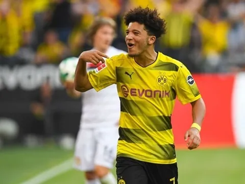 Thi đấu ấn tượng, "Vua kiến tạo châu Âu" nhận quà khủng từ Dortmund
