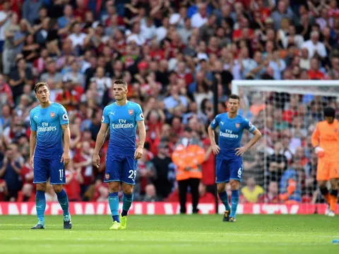 Thi đấu bạc nhược, Arsenal thảm bại trước Liverpool