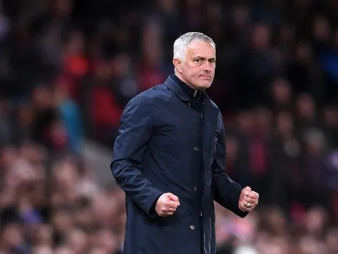 Thi đấu rực lửa, dàn sao Man Utd nhận "quà lớn" từ Mourinho