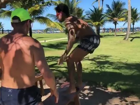 Thiên hạ nghỉ Đông, Neymar vẫn miệt mài rèn thể lực