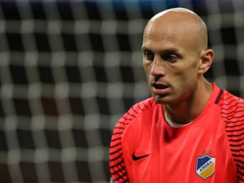 Thủ môn APOEL thất thần vì Tottenham quá 'khủng khiếp'