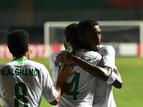 Thủ môn U19 Nhật Bản khiến đội nhà thành cựu vô địch