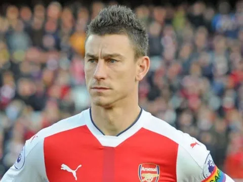 Thủ quân Arsenal chỉ ra người Liverpool 'không thể ngăn cản' vào cuối tuần