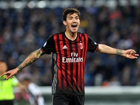 Thừa nước đục thả câu, Juve tính cướp người của Milan