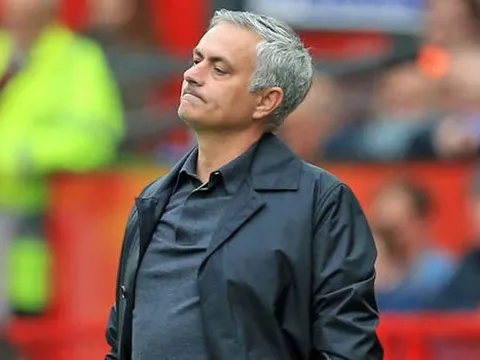 Thua thảm, Mourinho chỉ ra điều Man Utd đã sai trước Derby