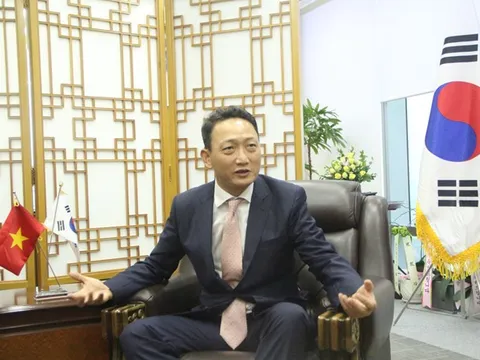 Thua Việt Nam, Đại sứ Hàn Quốc sẽ ra đường ăn mừng