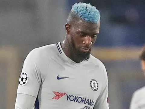 Tiemoue Bakayoko chơi tệ hại vs AS Roma